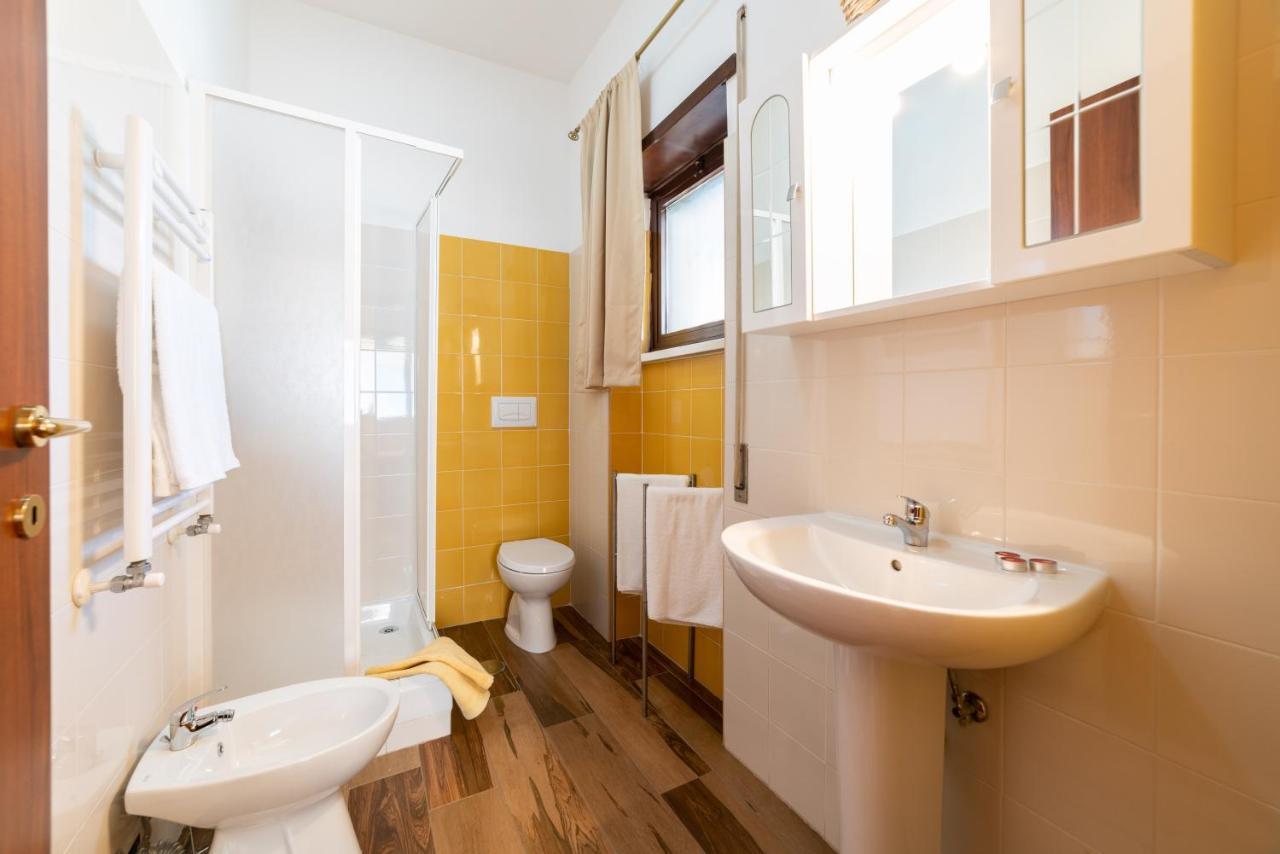 Myricae Rooms Affittacamere No Late Arrival Фьюмичино Экстерьер фото